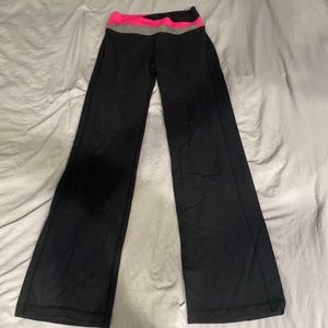 Lululemon flare pants size 4